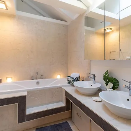 Spacious Near The Beach With Beautiful Terrace شقة دوبروفينك